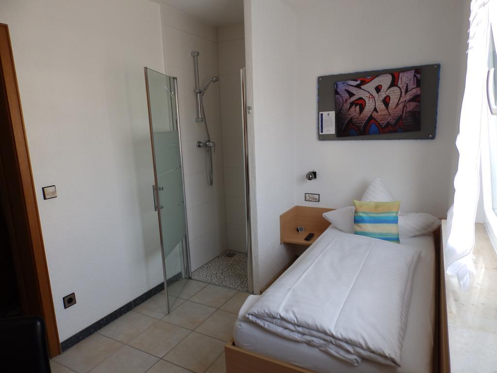 H41 Inn Hotel Garni Freiburg (Adults Only) กุนเดลฟิงเกน ภายนอก รูปภาพ