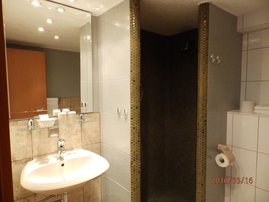 H41 Inn Hotel Garni Freiburg (Adults Only) กุนเดลฟิงเกน ภายนอก รูปภาพ