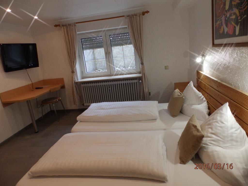 H41 Inn Hotel Garni Freiburg (Adults Only) กุนเดลฟิงเกน ภายนอก รูปภาพ