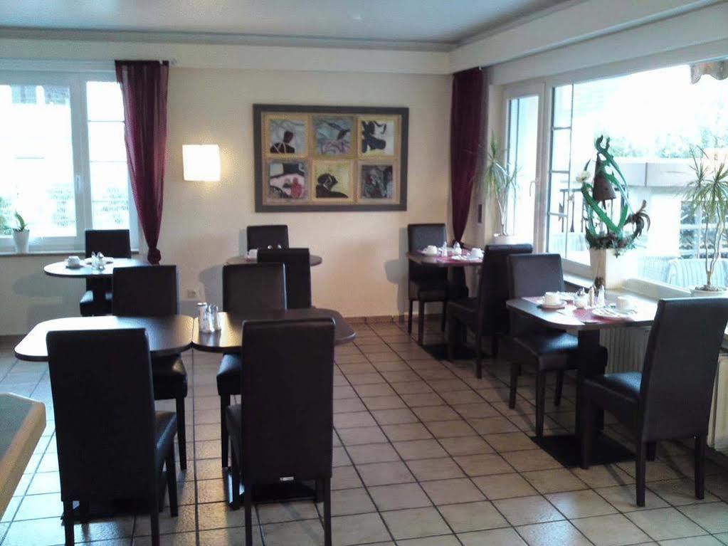 H41 Inn Hotel Garni Freiburg (Adults Only) กุนเดลฟิงเกน ภายนอก รูปภาพ