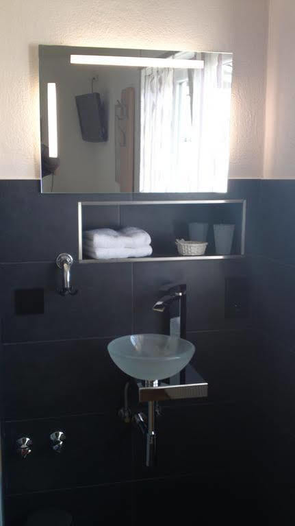 H41 Inn Hotel Garni Freiburg (Adults Only) กุนเดลฟิงเกน ภายนอก รูปภาพ