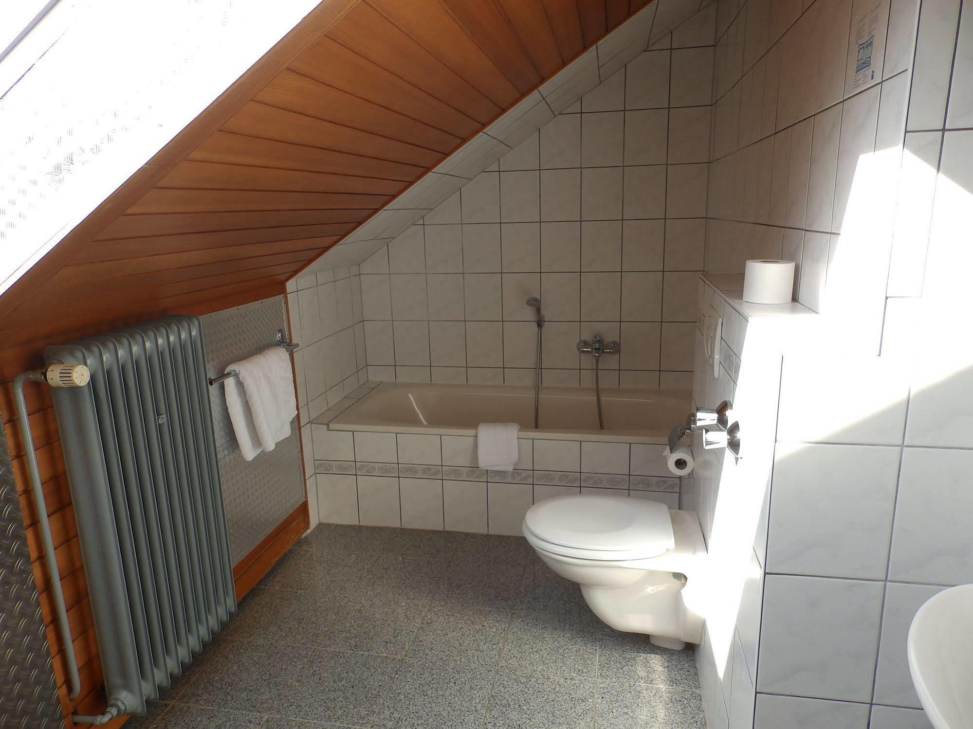 H41 Inn Hotel Garni Freiburg (Adults Only) กุนเดลฟิงเกน ภายนอก รูปภาพ